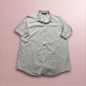 Travis Mathew shirt men’s XL white polkadot short sleeve golf preppy button down